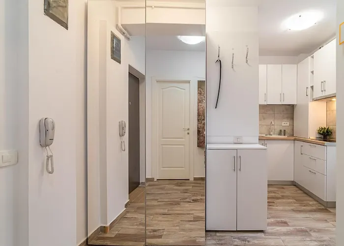 Stylish Studio Near Parliament Palace & Cathedral - By Happy Guest Bucureşti